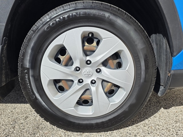 2019 Toyota RAV4 LE photo 24