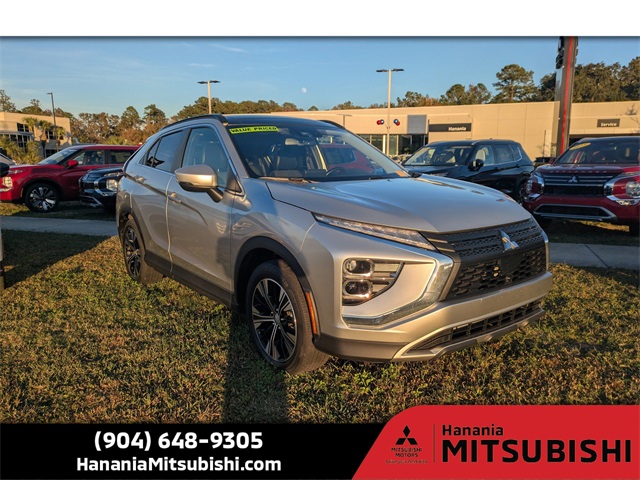 2022 Mitsubishi Eclipse Cross SE's photo