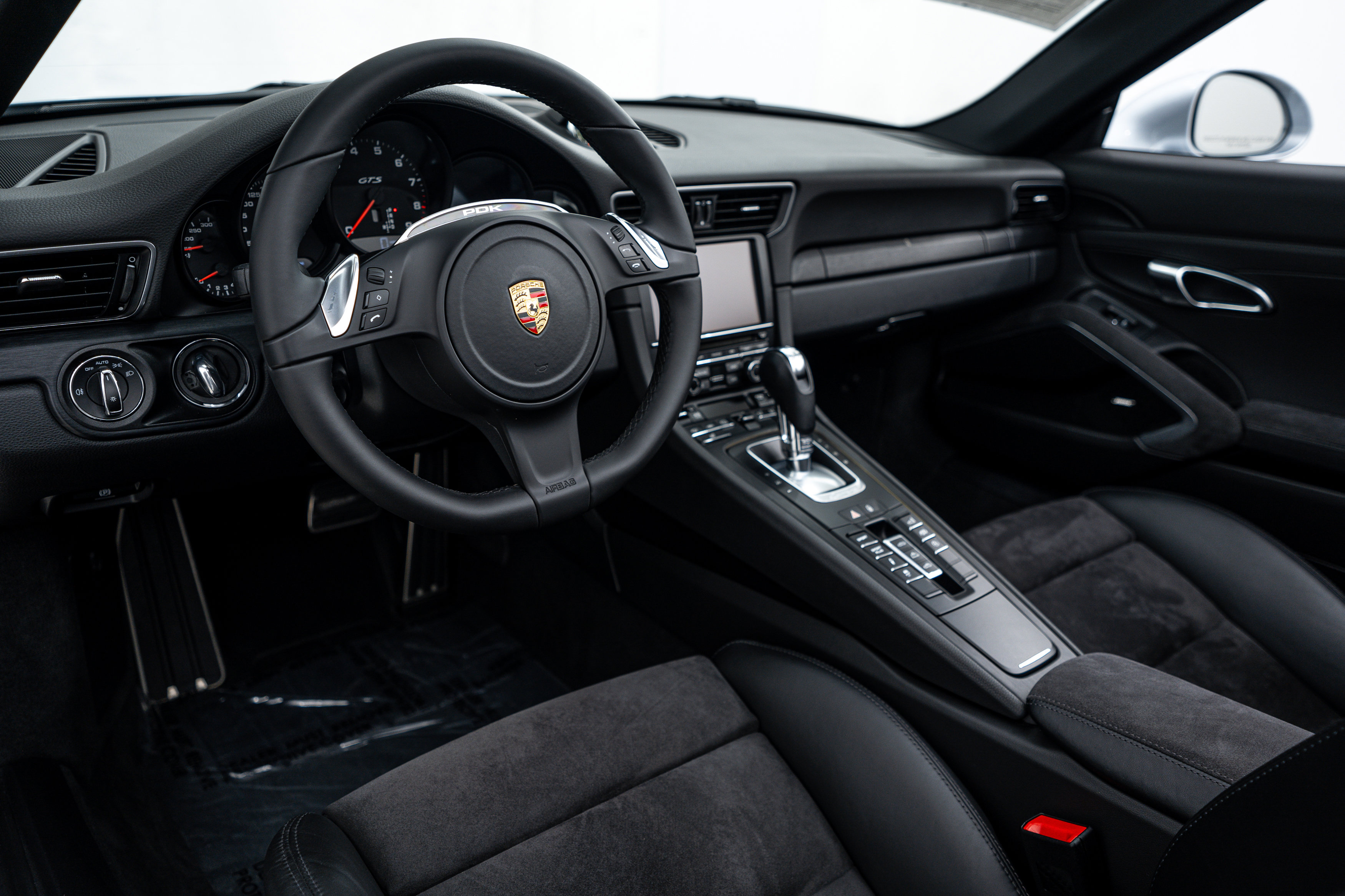 2015 Porsche 911 4 GTS photo 4