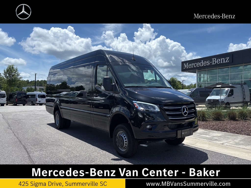2024 Mercedes-Benz Sprinter Cargo Van Base's photo