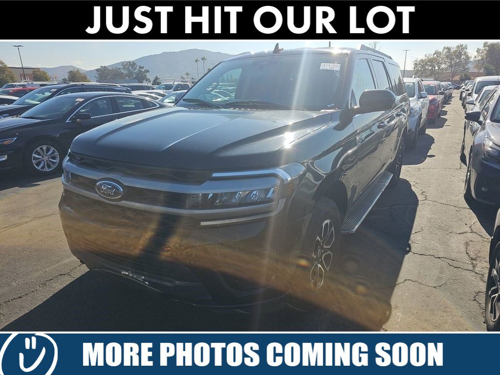 2023 Ford Expedition XLT's photo