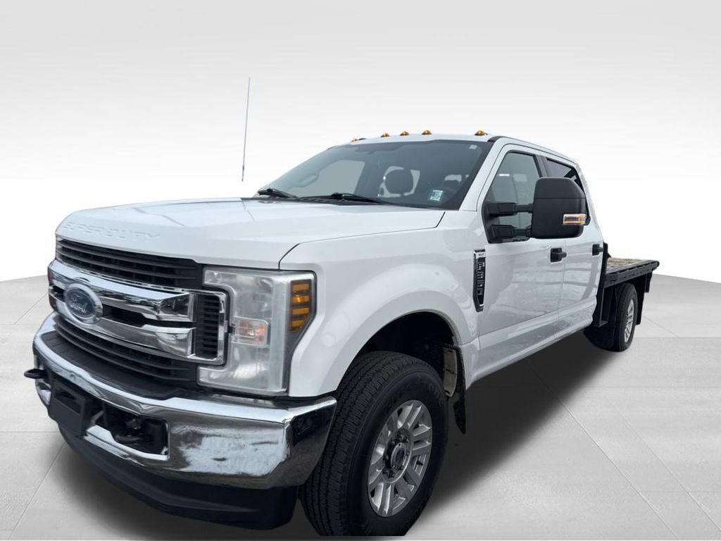 2019 Ford F-350 Super Duty Chassis Cab XLT's photo