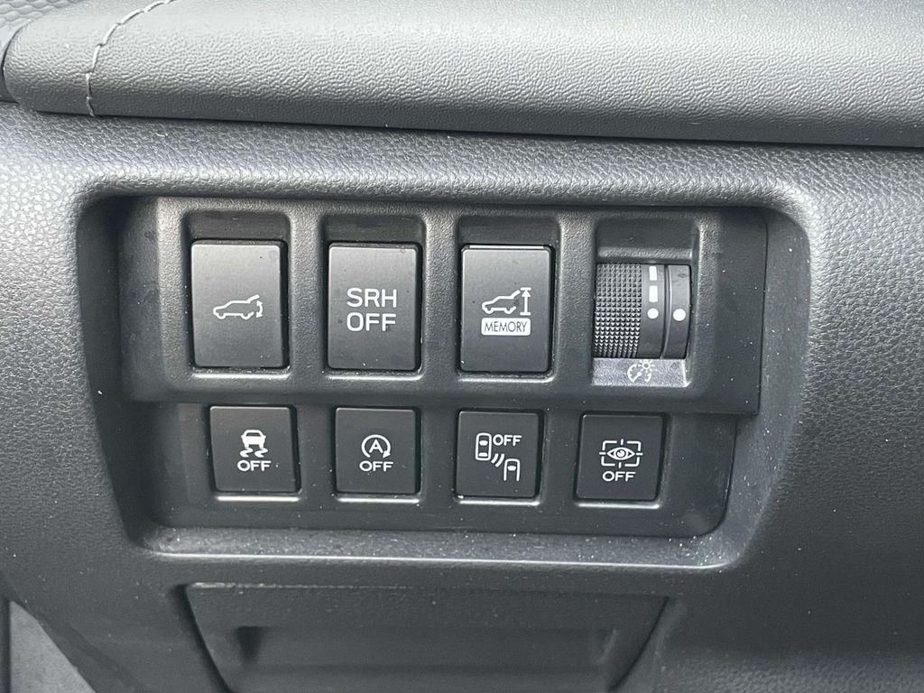 2024 Subaru Forester Touring photo 6
