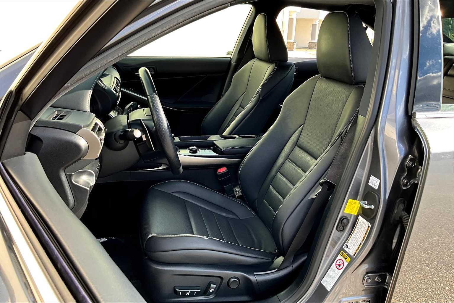2014 Lexus IS 250 photo 7