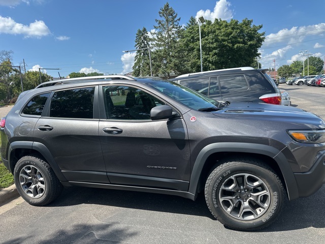 Used 2021 Jeep Cherokee Trailhawk with VIN 1C4PJMBX8MD142947 for sale in Apple Valley, Minnesota