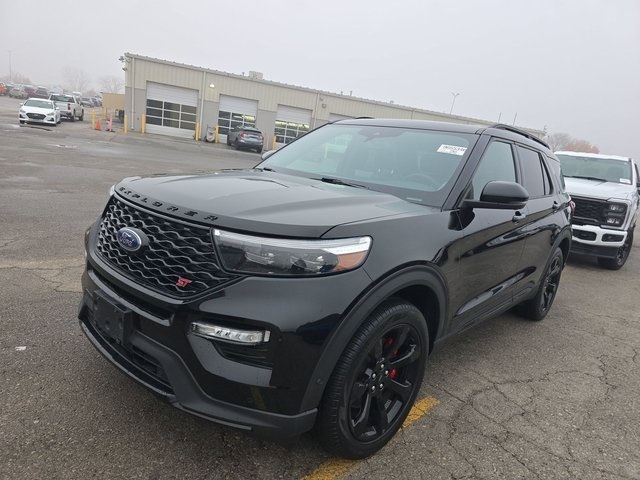 2022 Ford Explorer ST's photo