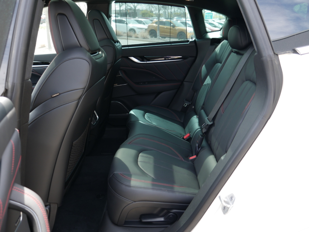 2024 Maserati Levante Modena photo 17