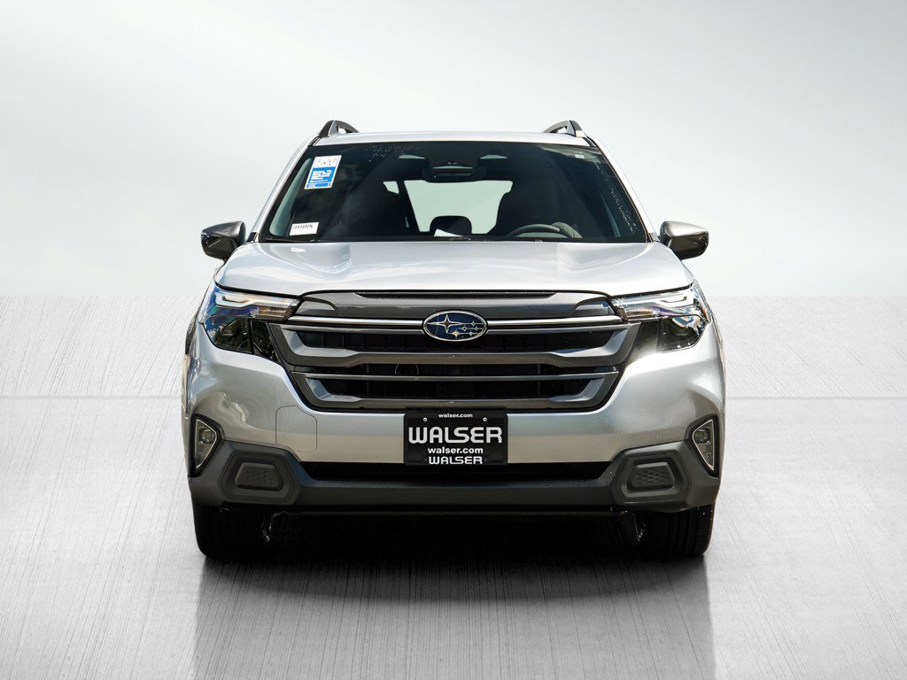 2025 Subaru Forester Premium photo 2