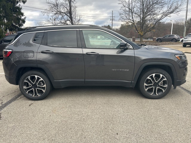 2022 Jeep Compass Limited photo 4