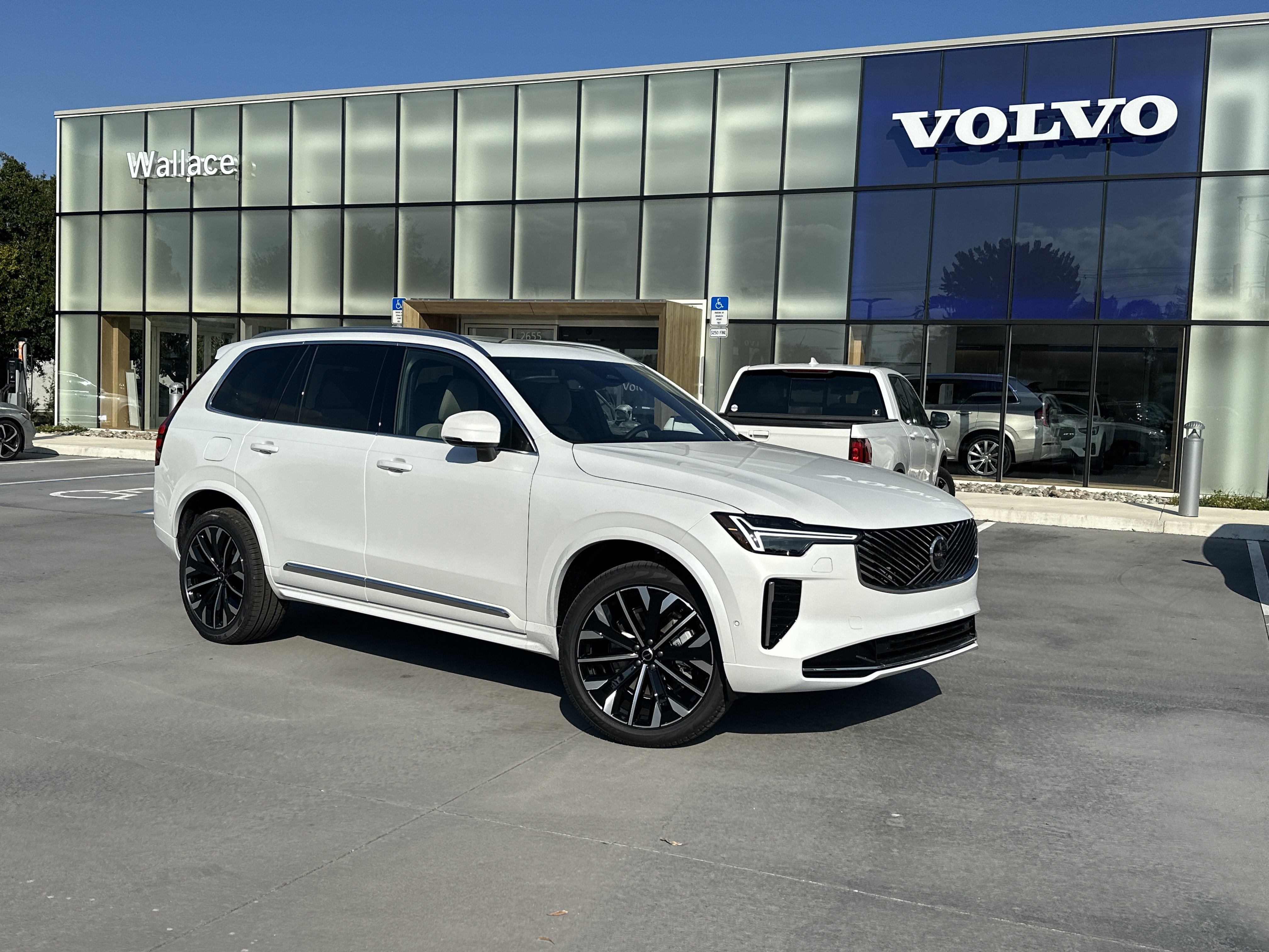 2026 Volvo XC90 Plus's photo