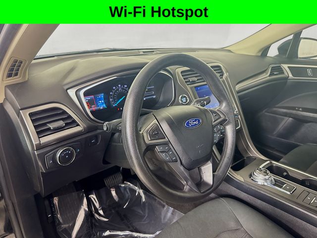 2020 Ford Fusion SE photo 9