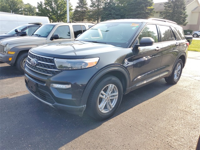 2022 Ford Explorer XLT photo 2