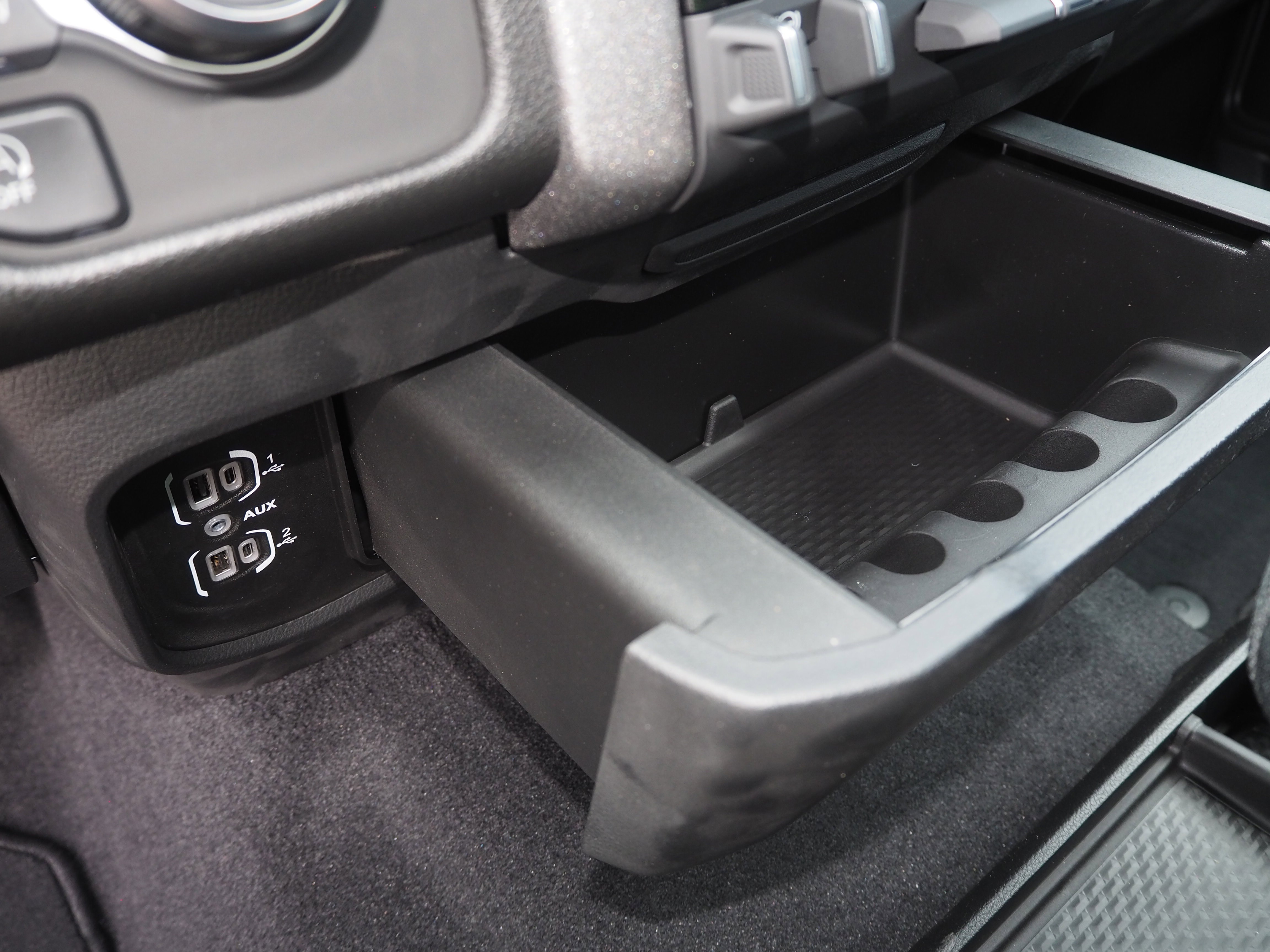 2025 Ram 1500 Tradesman photo 4