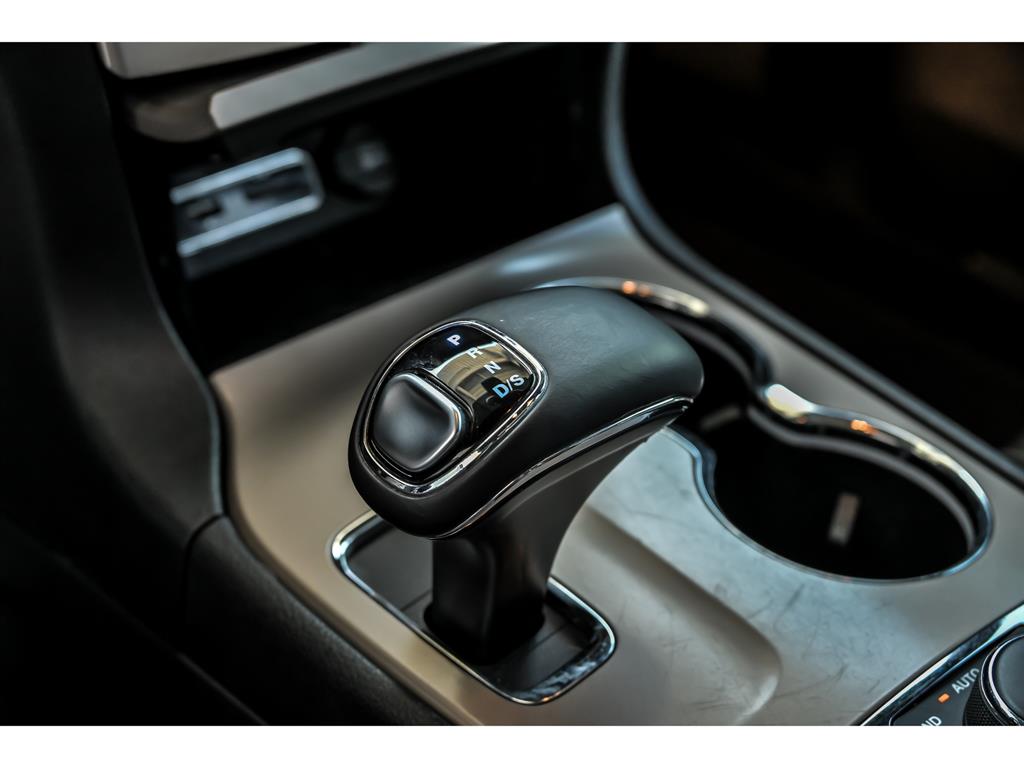 2015 Jeep Grand Cherokee Limited photo 23