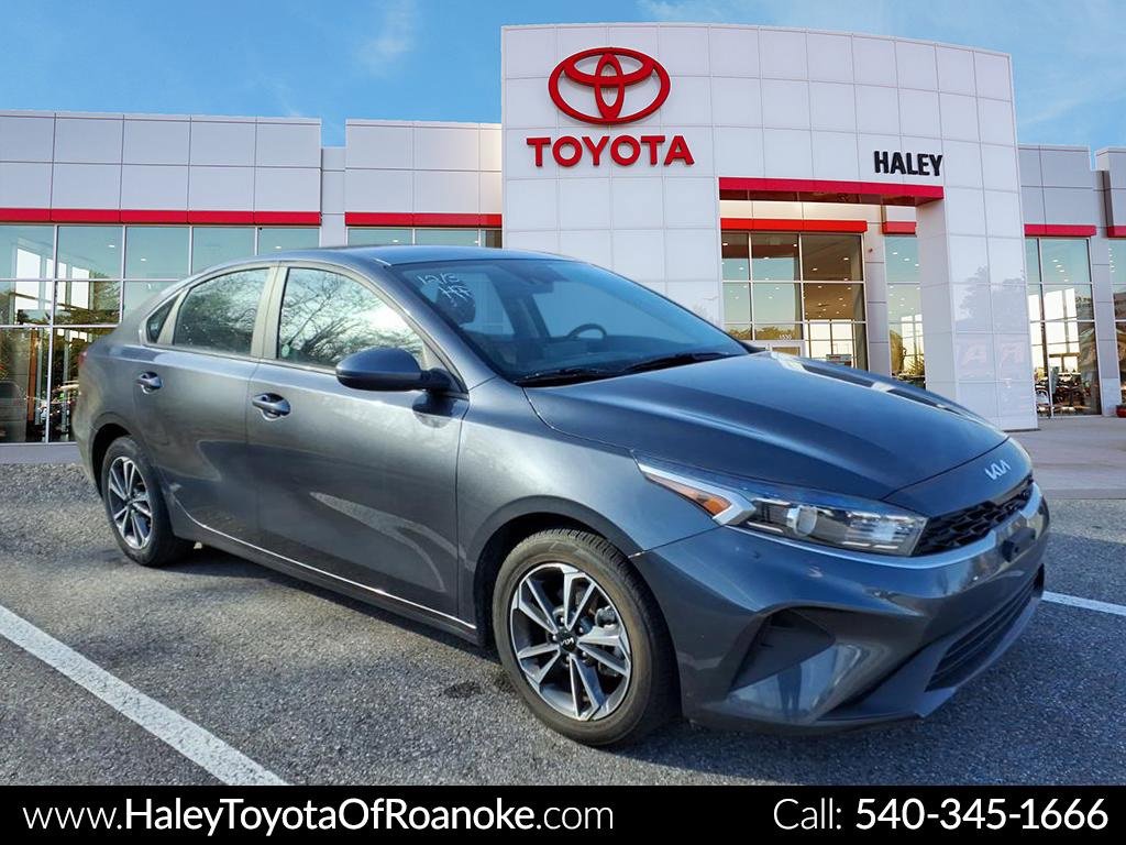 2024 Kia Forte LXS's photo