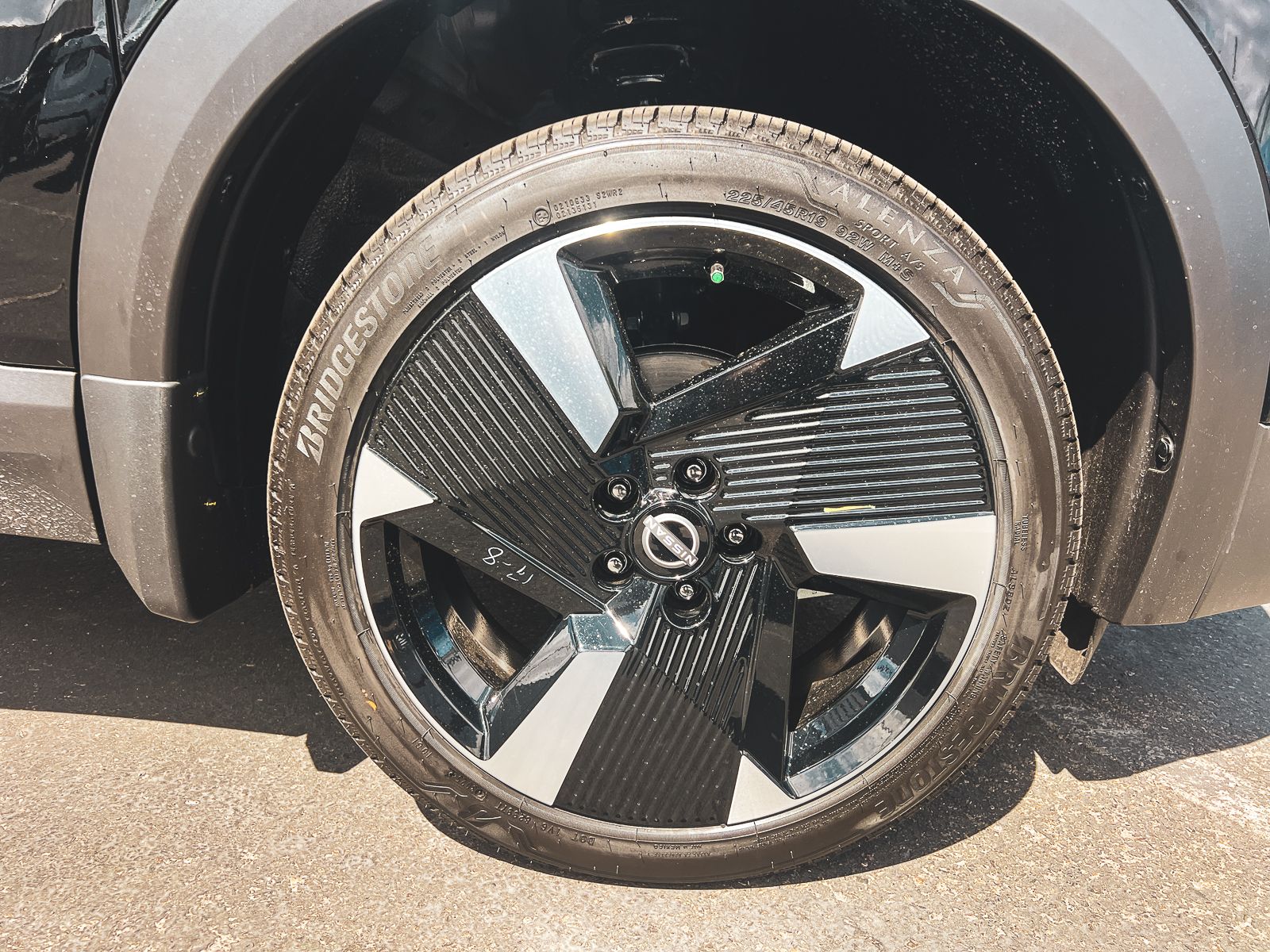 2026 Nissan Kicks SR photo 12