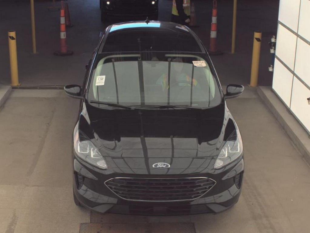 2022 Ford Escape SE photo 2