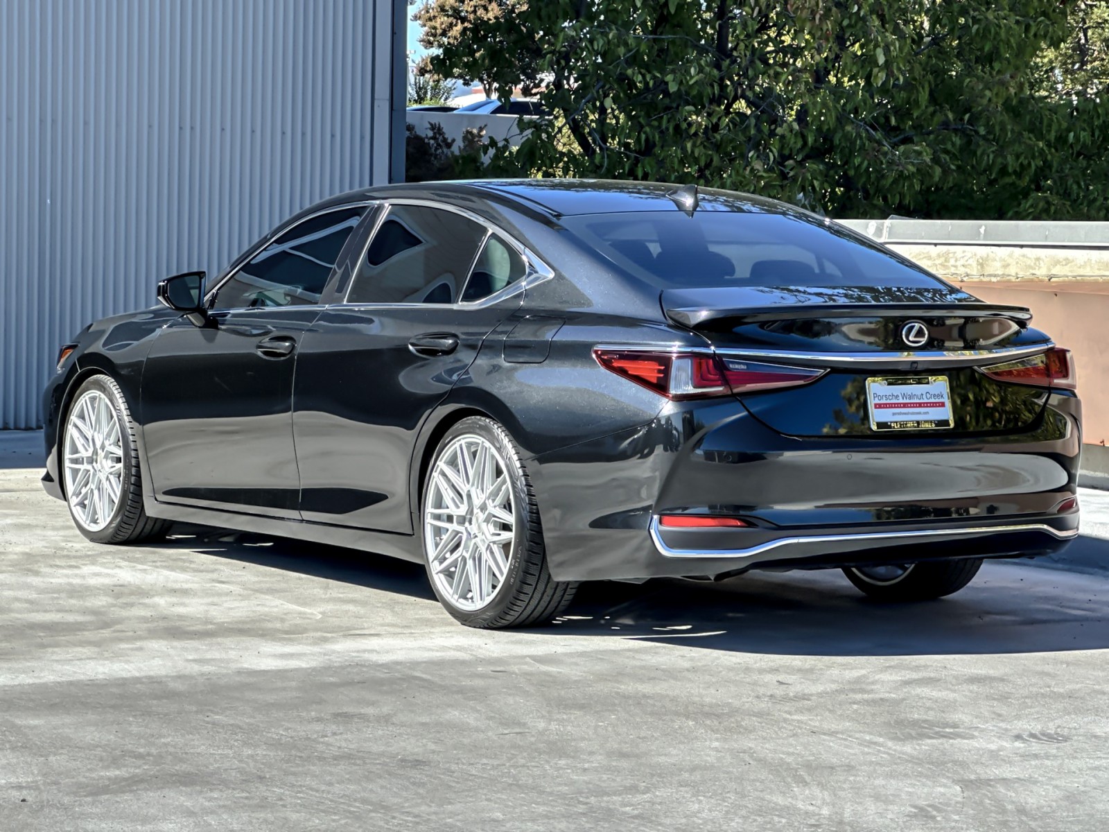 2021 Lexus ES 300h photo 4