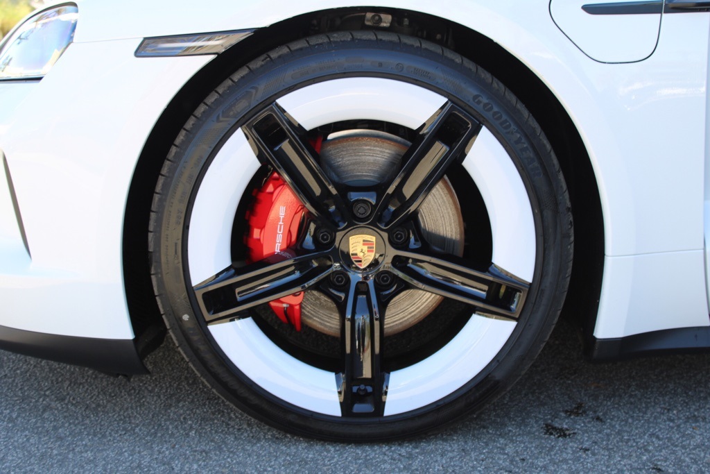 2025 Porsche Taycan 4S photo 13