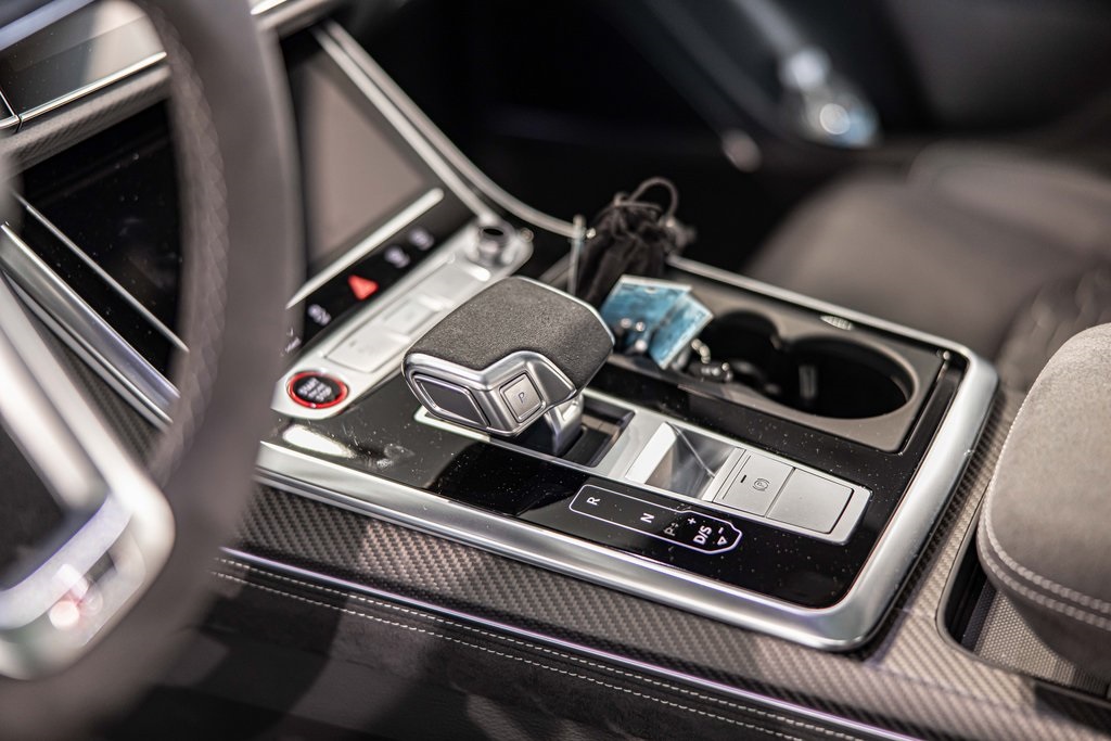 2025 AUDI RS Q8 - Image 22