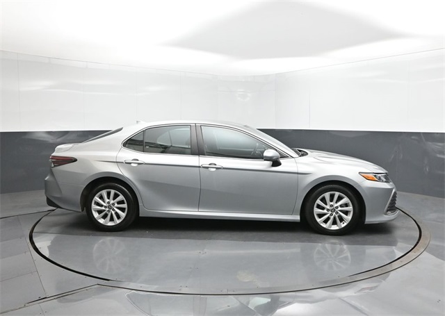 2023 Toyota Camry LE photo 18