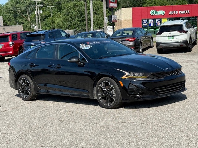 2023 Kia K5 GT-Line photo 2