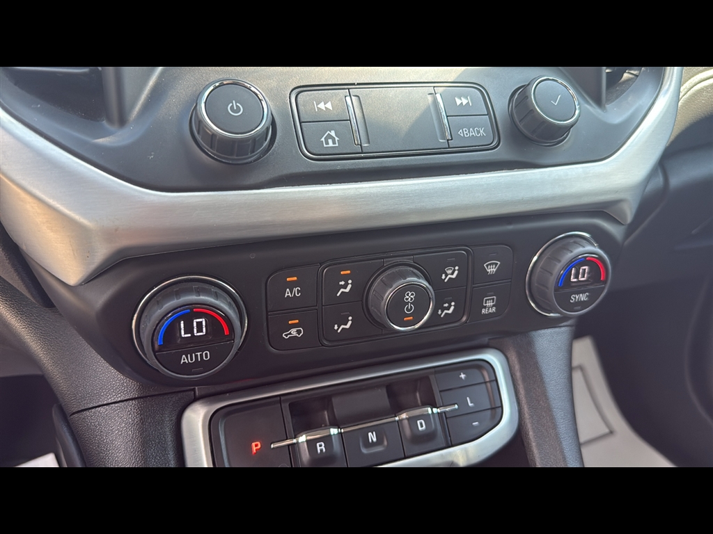 2023 Gmc Acadia SLE photo 19