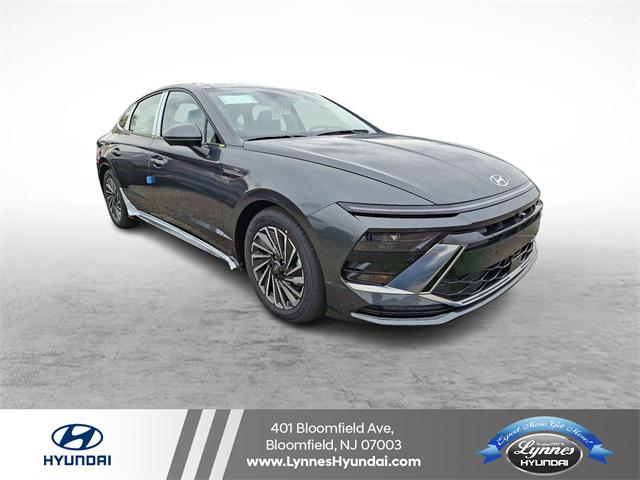 2026 Hyundai Sonata Hybrid Limited's photo