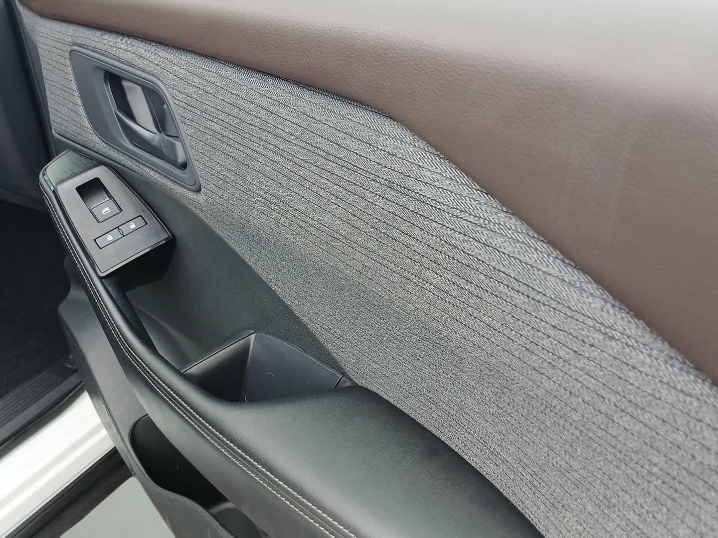 2022 Nissan Rogue S photo 36