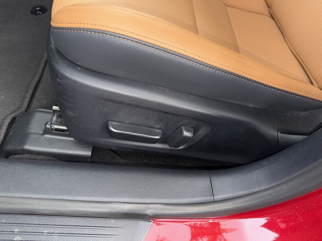 2023 Lexus IS 300 photo 10