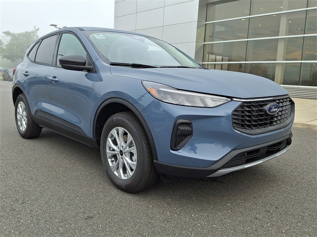 2026 Ford Escape Active photo 2