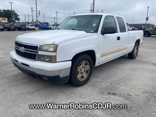 2006 Chevrolet Silverado 1500 LT photo 3