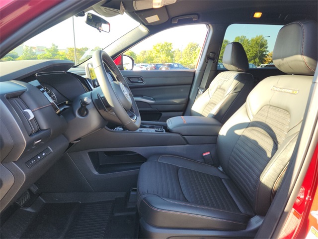 2025 Nissan Pathfinder Rock Creek photo 6