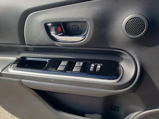 2018 Toyota Prius C Two photo 25
