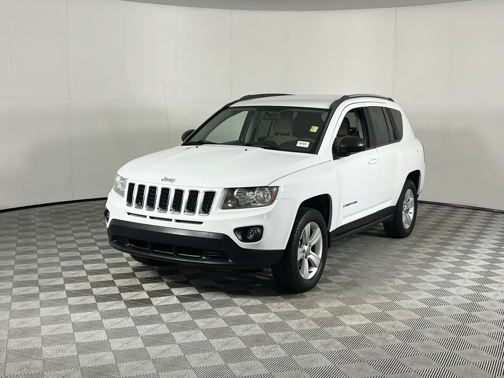 2014 Jeep Compass Sport photo 2