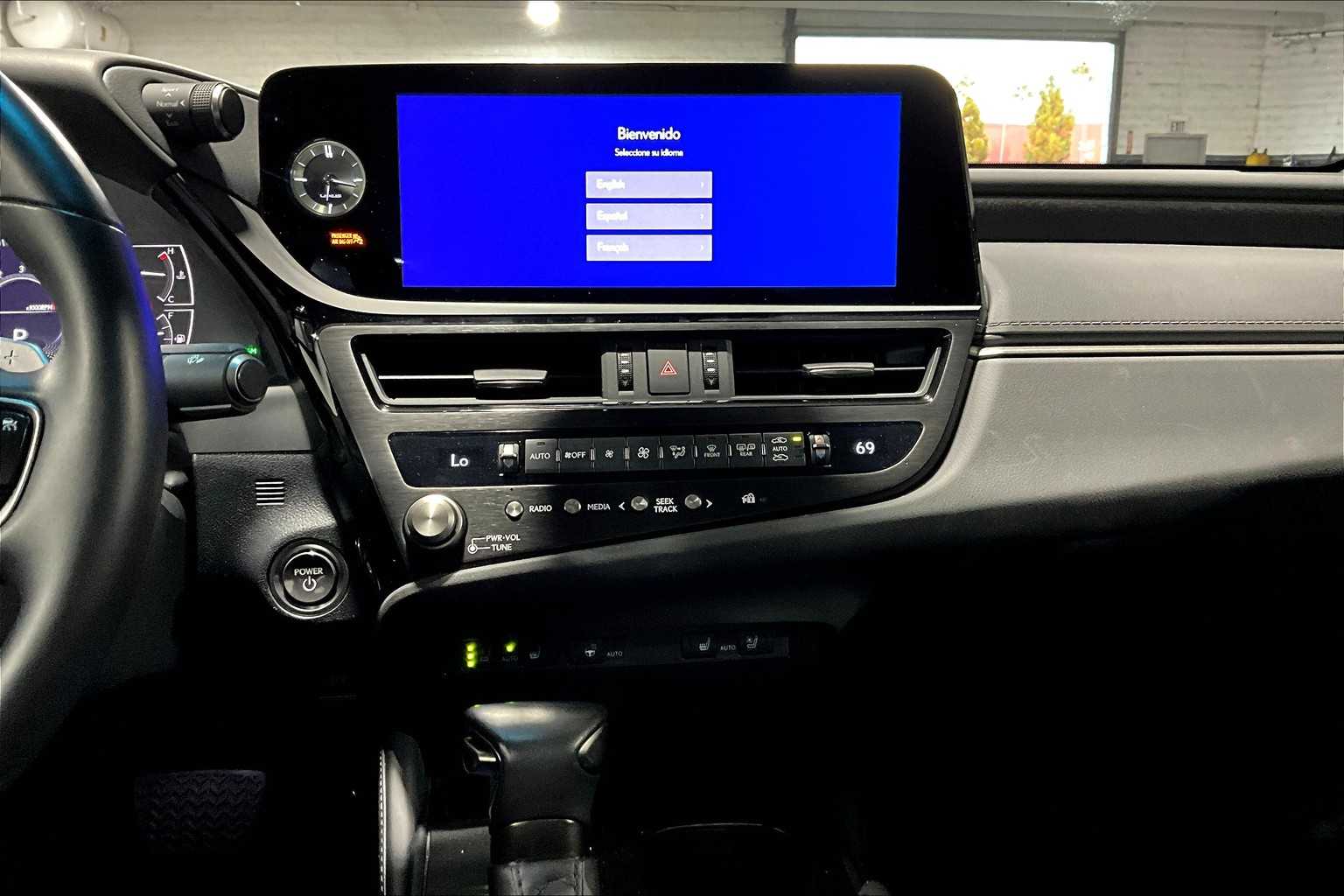 2025 Lexus ES Premium photo 30