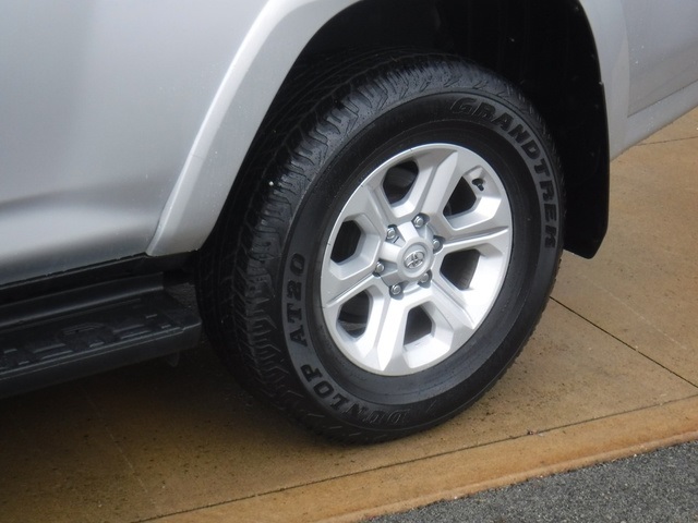 2024 Toyota 4Runner SR5 photo 3