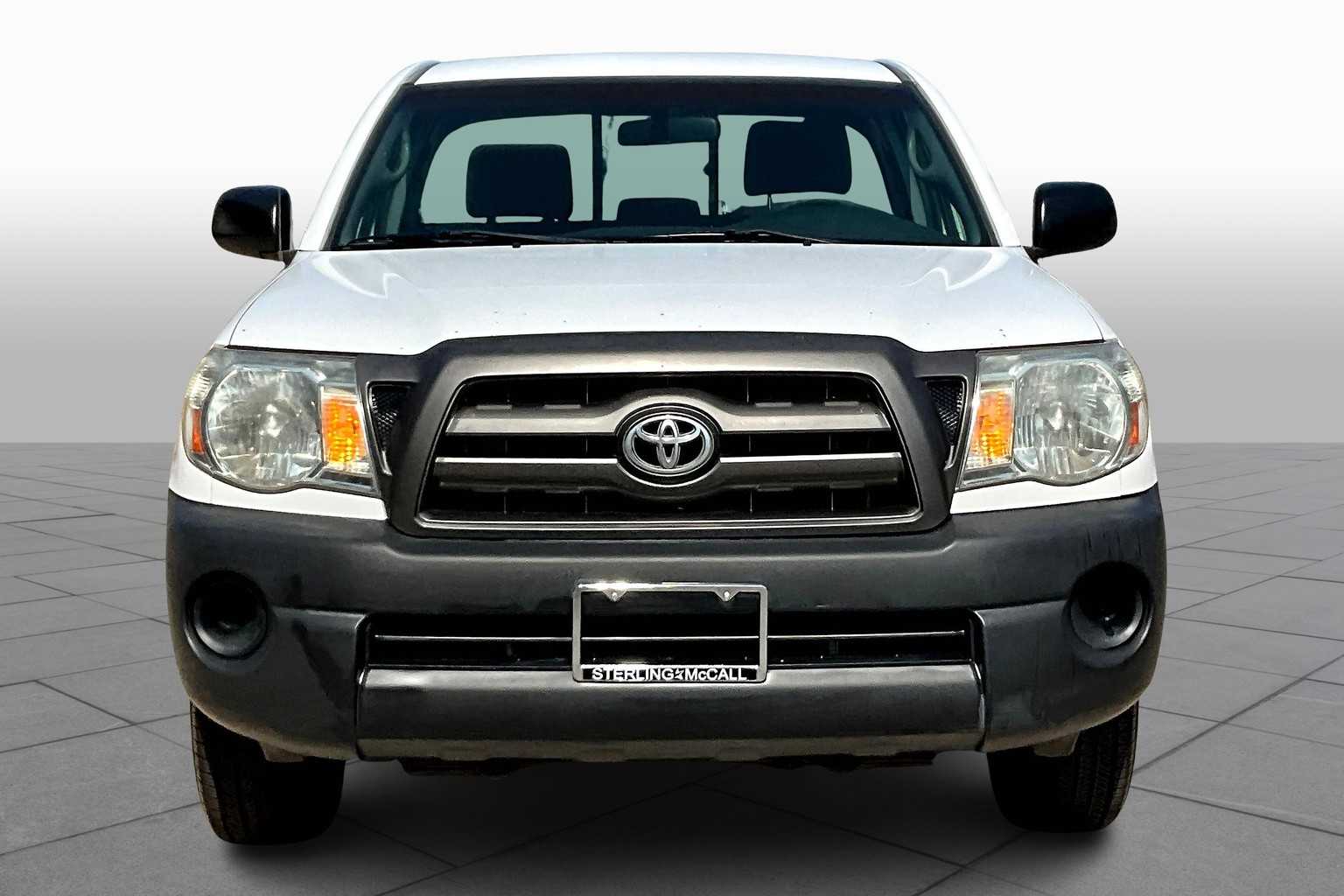 2010 Toyota Tacoma LE photo 3