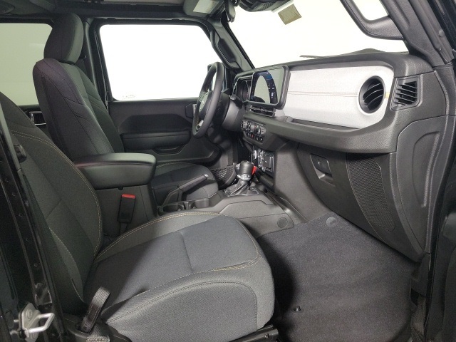 2024 Jeep Wrangler Sport S photo 34