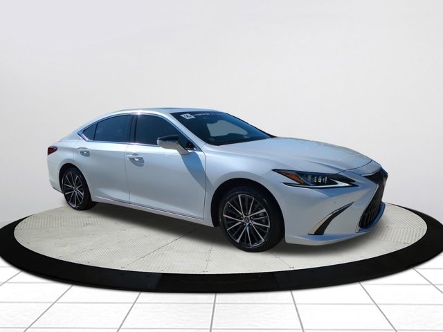 2025 Lexus ES 350's photo