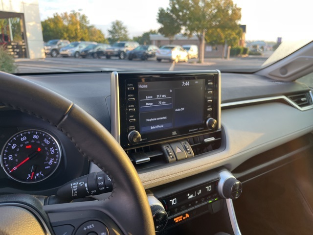 2019 Toyota RAV4 XLE Premium photo 22