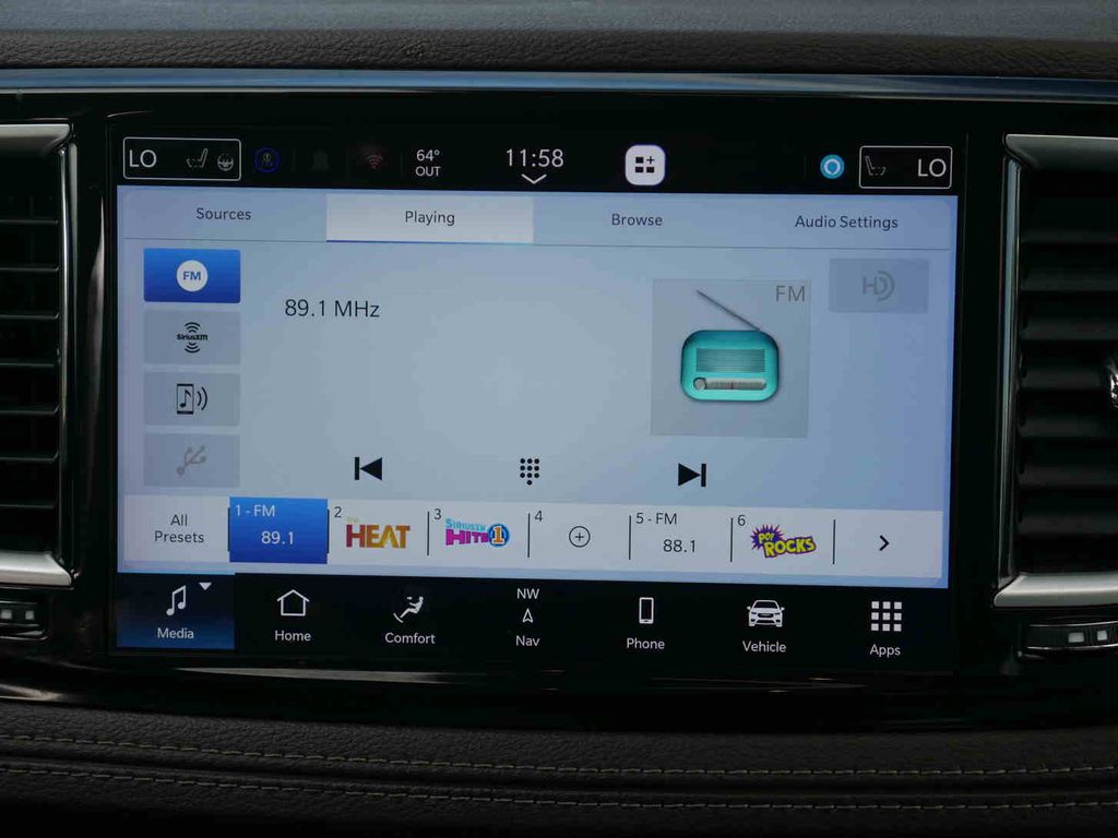 2021 Chrysler Pacifica Touring L photo 4