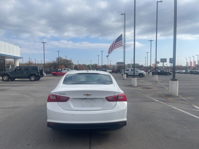 2024 Chevrolet Malibu 1LT photo 4