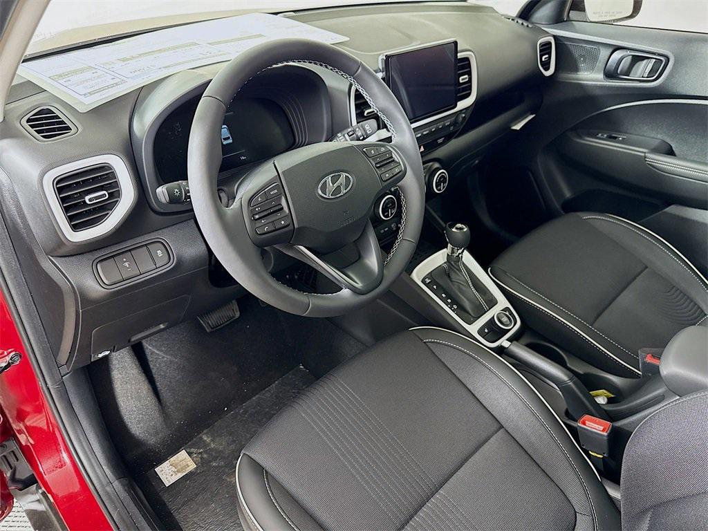 2025 Hyundai Venue Limited photo 6
