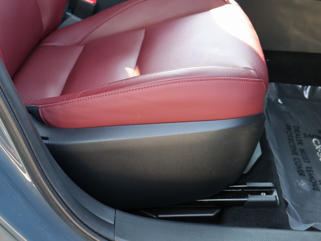 2025 Mazda CX-30 2.5 S Carbon photo 9