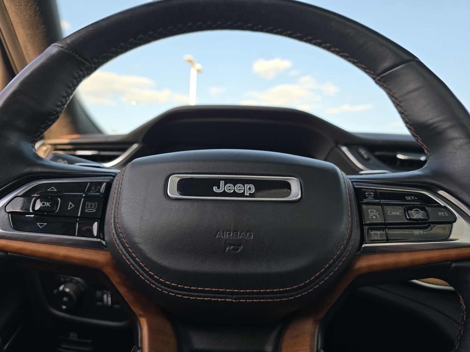 2021 Jeep Grand Cherokee L Summit Reserve photo 28
