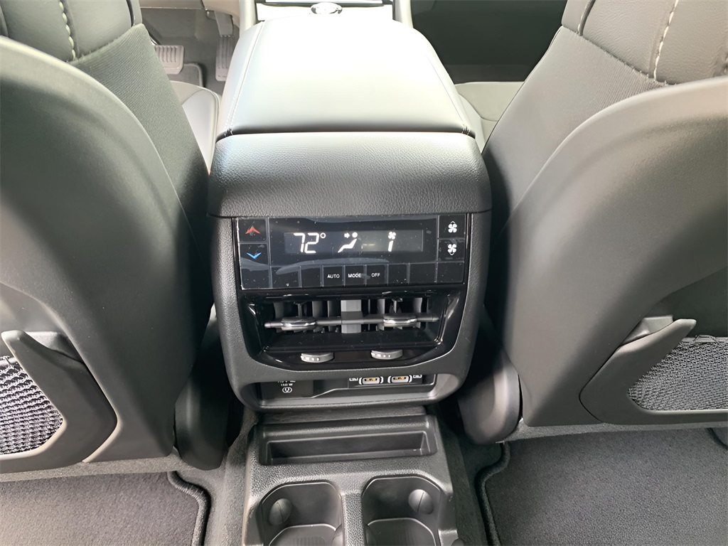 2025 Jeep Grand Cherokee Altitude X photo 45