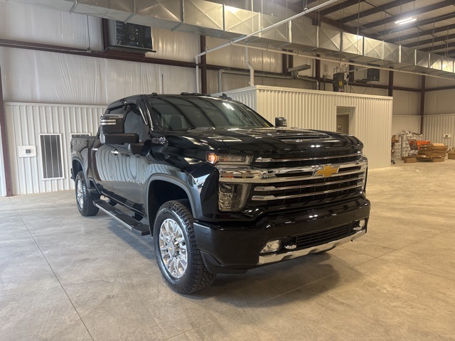2022 Chevrolet Silverado 3500HD High Country photo 2