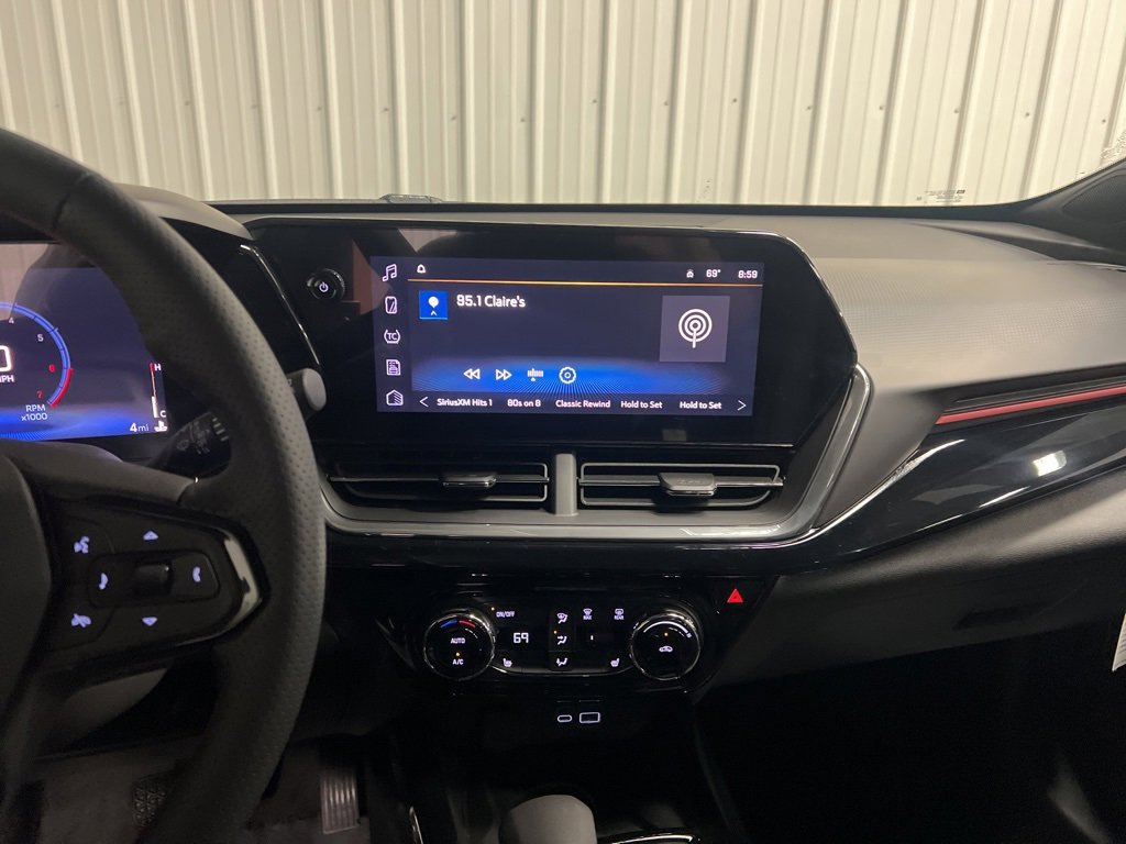2025 Chevrolet Trax photo 13