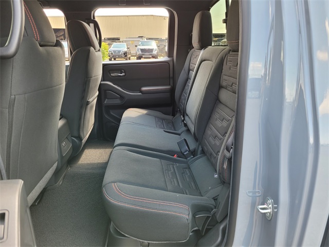 2025 Nissan Frontier Crew Cab PRO-X photo 11
